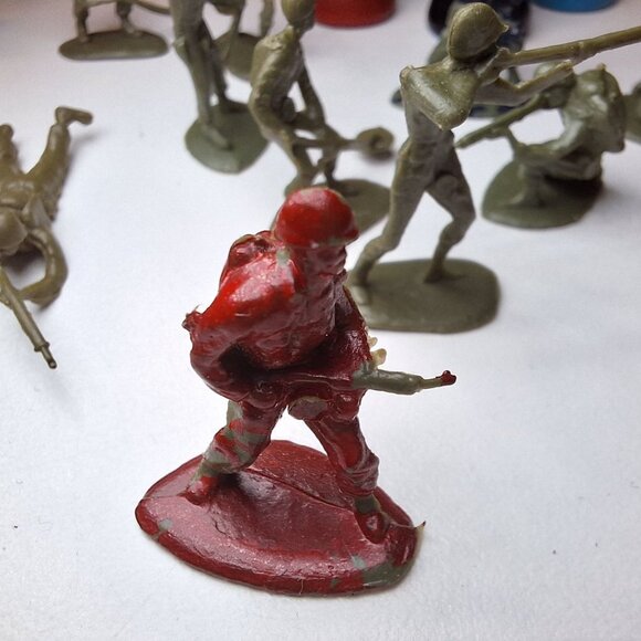 Secrecy Board Game Replacement Pieces Dice Army Tokens Vintage 1965 Soldiers - Picture 5 of 7